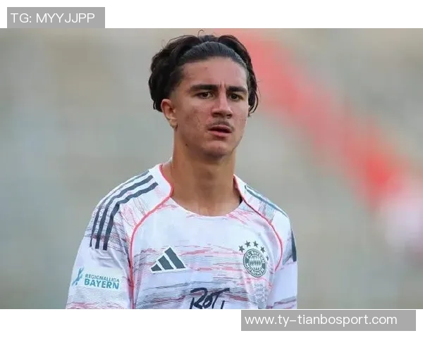 尤文图斯正式签约19岁边锋利奇纳拜仁保留分成和匹配权利