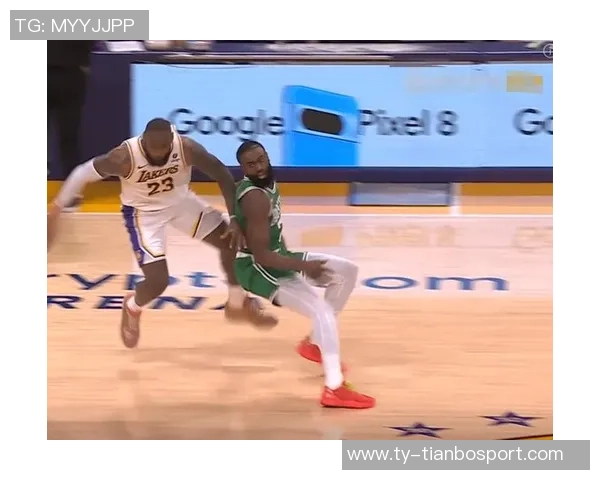 杰伦布朗首节狂砍15分展现强大攻击力助球队掌控比赛节奏